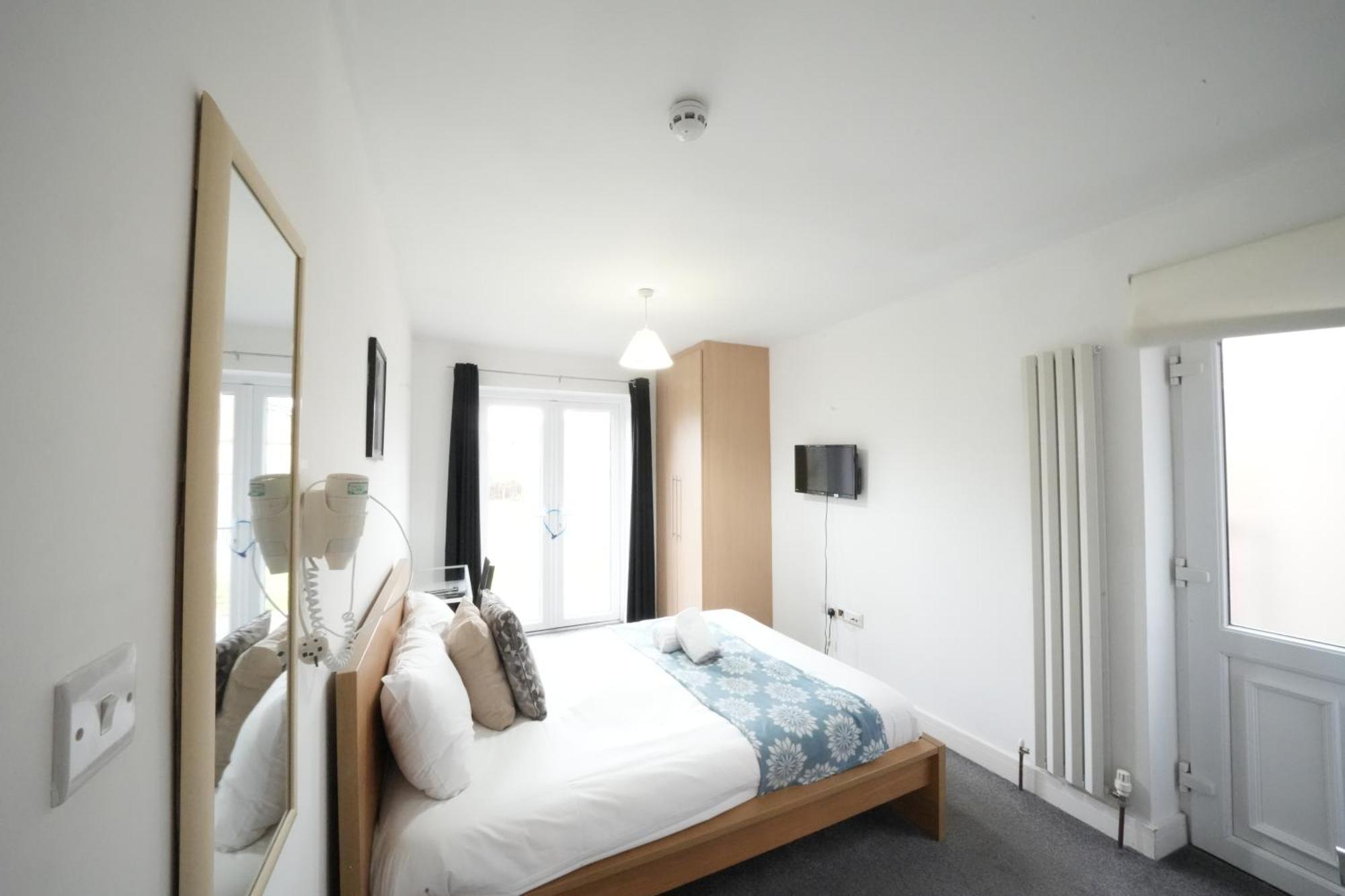 Séjour chez l'habitant The Great Airport Place-private Bedrooms With Private Bathroom-1 Bus To Heathrow Airport-5 Minutes By Car- Helpful Advice From Our Team